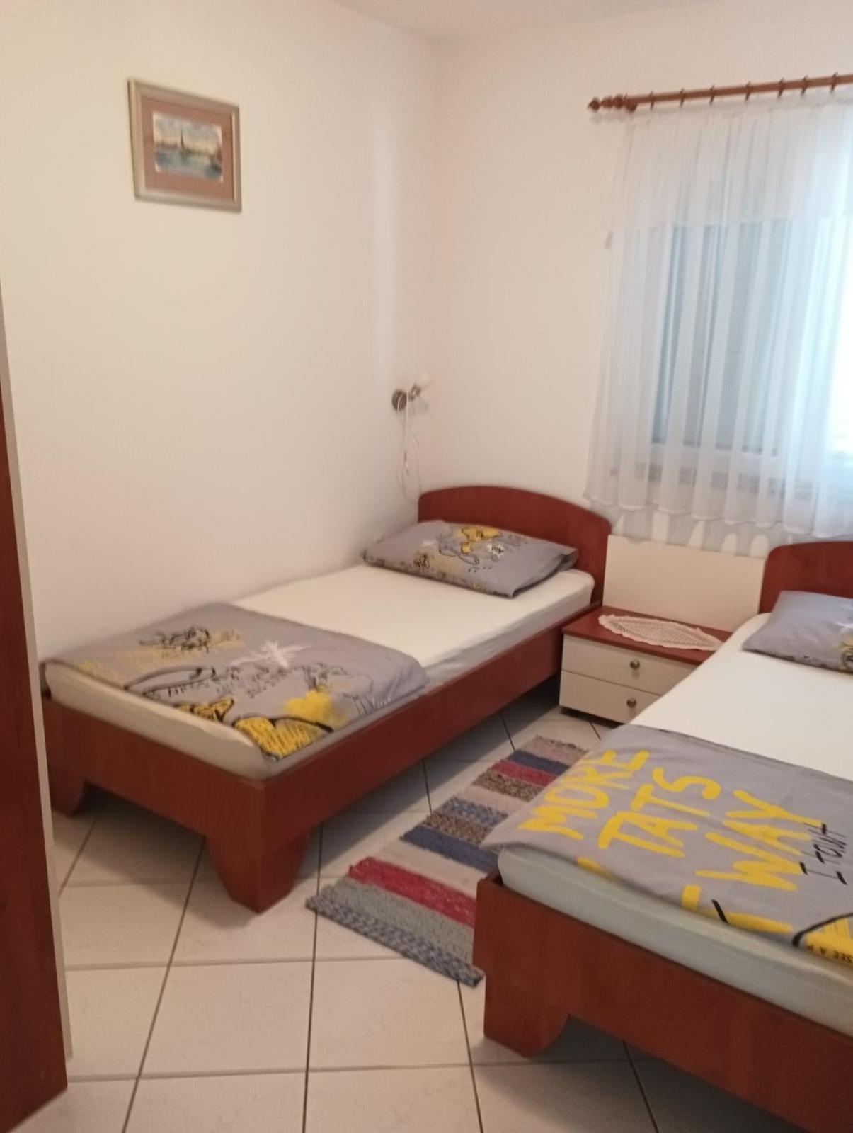 Apartmani Ana Vir Exterior foto