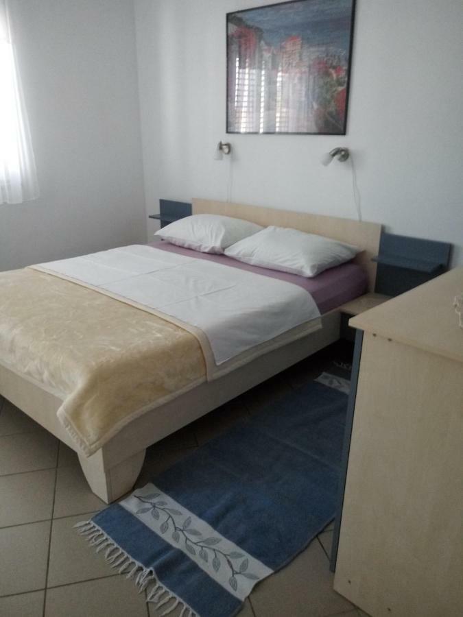 Apartmani Ana Vir Exterior foto