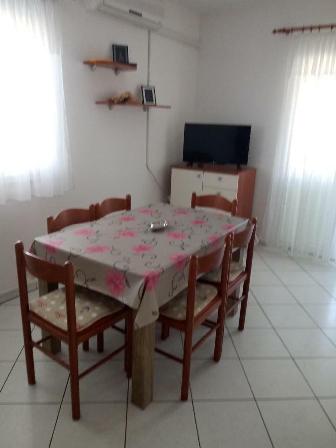 Apartmani Ana Vir Exterior foto